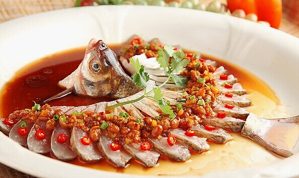 如果你是餐飲老板，如何吃下這700億的年夜飯？