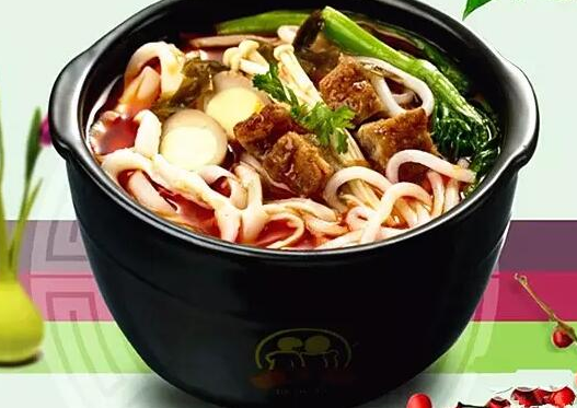 15年憑借一碗土豆粉開近千家店，秘訣是什么？|餐飲界