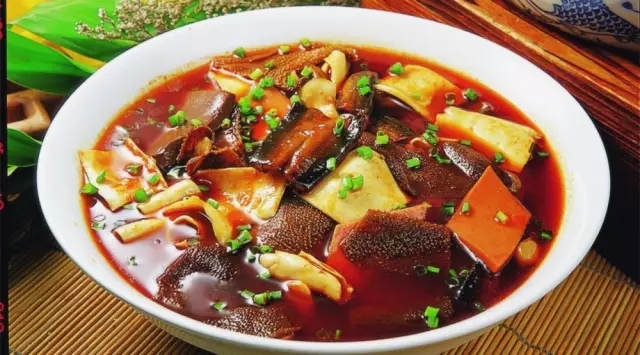 互聯(lián)網(wǎng)狂潮下被顛覆的餐飲業(yè)，死或等死？|餐飲界