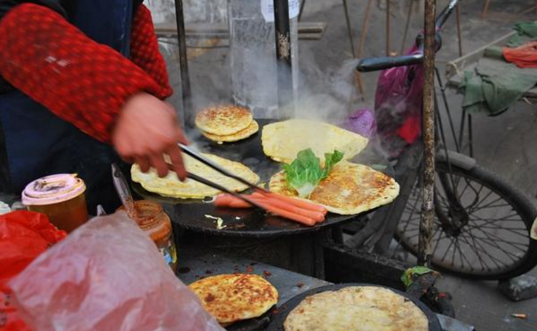 賣(mài)雞蛋灌餅的小販為何不倒閉？暗藏八大生意秘訣