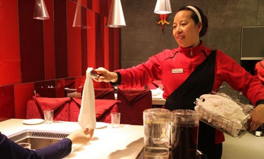 海底撈這些知名餐企是如何吸引到人才的？|餐飲界