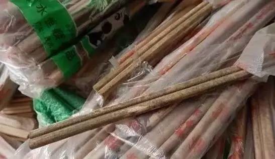 1毫克就能致癌！你在餐廳用的這種筷子，很可能滋生這種毒素！
