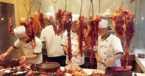 11月6日，“哞哞叫”和深圳名廚委員會的大師共同見證“?！钡膫髌?></a>
          <div> <a href=