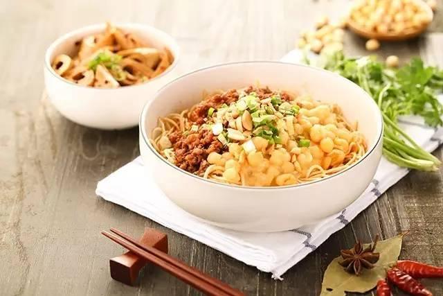 他把一個單品做到整個城市為之“瘋狂”，背后的秘密竟是這樣！|餐飲界