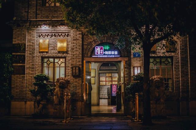跨界做餐飲，單店日均流水43萬，已經(jīng)火爆了四年|餐飲界