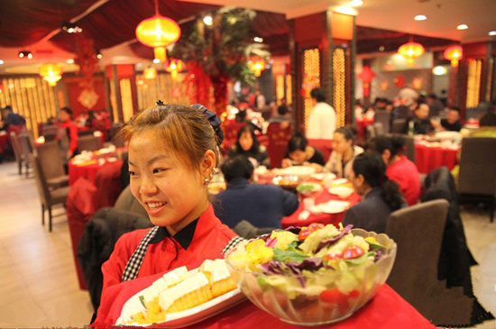 吃飯消費(fèi)102元，要求免零被拒絕，結(jié)果……|餐飲界