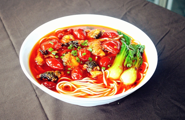 多家小面館員工稱(chēng)幾月未領(lǐng)工資，重慶小面不賺錢(qián)了？|餐飲界