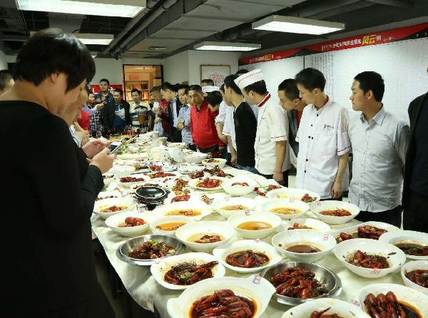 打造“白粉級”餐飲爆品，這個品類讓他一年瘋賣4個億