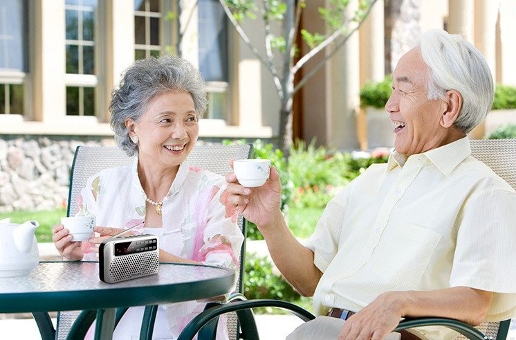 老年餐廳探索困難重重，華天“適老化”改造能否突圍？