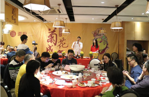 譚廚首屆“菊花盛宴”圓滿(mǎn)結(jié)束，引來(lái)數(shù)萬(wàn)粉絲圍觀直播！|餐飲界