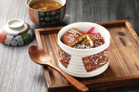 食材成本占了80%，他賠了1500萬(wàn)；最終鰻步靠一款單品爆紅