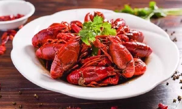 靠一碗蓋澆飯，獲海底撈近千萬元投資