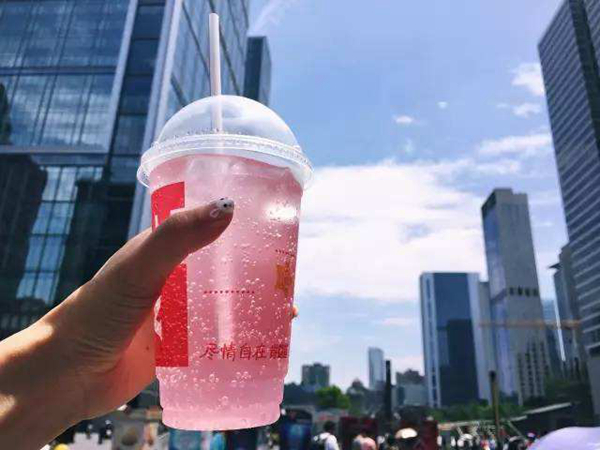 從KFC賣口紅學到小店引爆新品的5個概念！