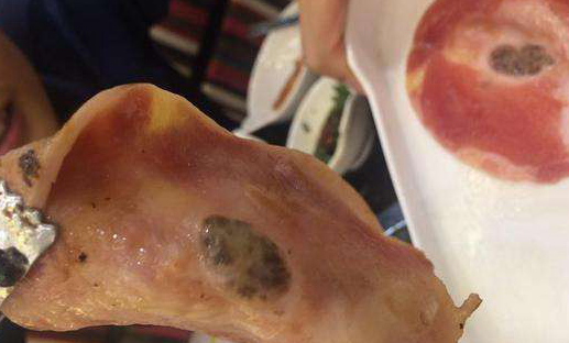 顧客在?？趷凵锌筒蛷d吃到“惡心”烤肉？商家回應(yīng)：是積血肉