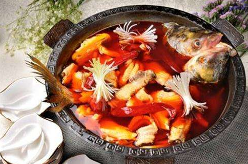 十年賣出上億條魚(yú)日進(jìn)斗金 這個(gè)賣魚(yú)郎低調(diào)成迷卻是成都餐飲大牛