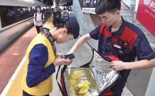 不爭外賣競價排名，利用這種操作，吸引了10多萬的忠實粉絲