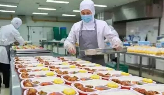 肯德基、真功夫率先“上車”，高鐵外賣這個蛋糕該怎么分？