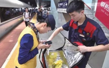 高鐵外賣(mài)正式上線！這些餐飲品牌都可以在列車(chē)上品嘗到……