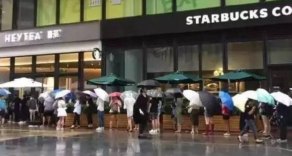 臥底喜茶北京代購群：排隊(duì)沒升級，黃牛卻“升級”不少
