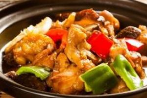 赴美開(kāi)店引關(guān)注，黃燜雞出海的冷思考|餐飲界