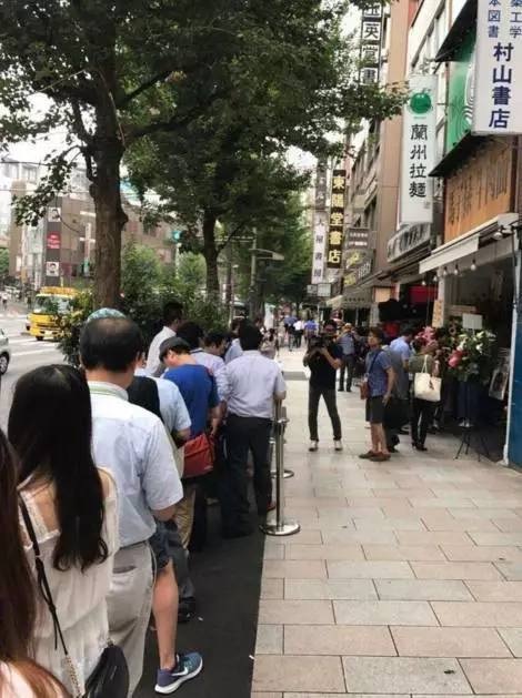100塊一碗的蘭州拉面竟在日本排長隊，中國餐飲人該如何走出去？ | 深思