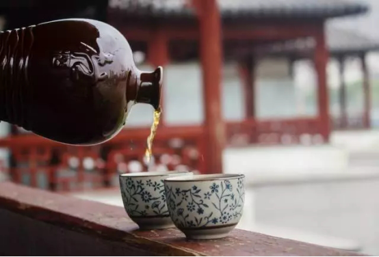 耘林黑杜酒拔草：百年工藝，古法釀造果然名不虛傳！|餐飲界