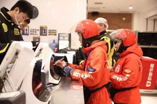 堂食向左、外賣向右，餐飲人正在被撕裂......你在哪邊？