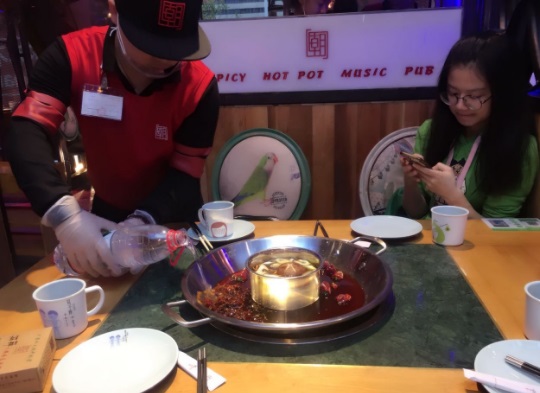 吃膩了火鍋，想換換口味?麻辣美味的水煮肉片食譜送給你