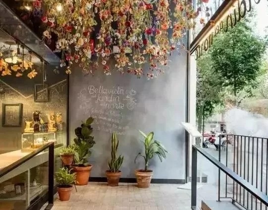 為什么燈光亮的餐廳反而生意不好？餐廳照明的門道你懂多少？