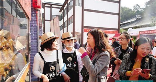 10萬市民熱捧潮汕菜，廚師斬鵝肉斬到手軟