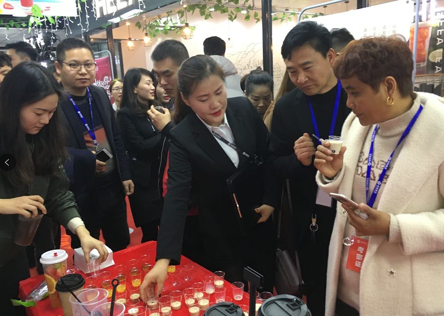 一夜之間火爆全國的烏龍煎，究竟做對了啥？