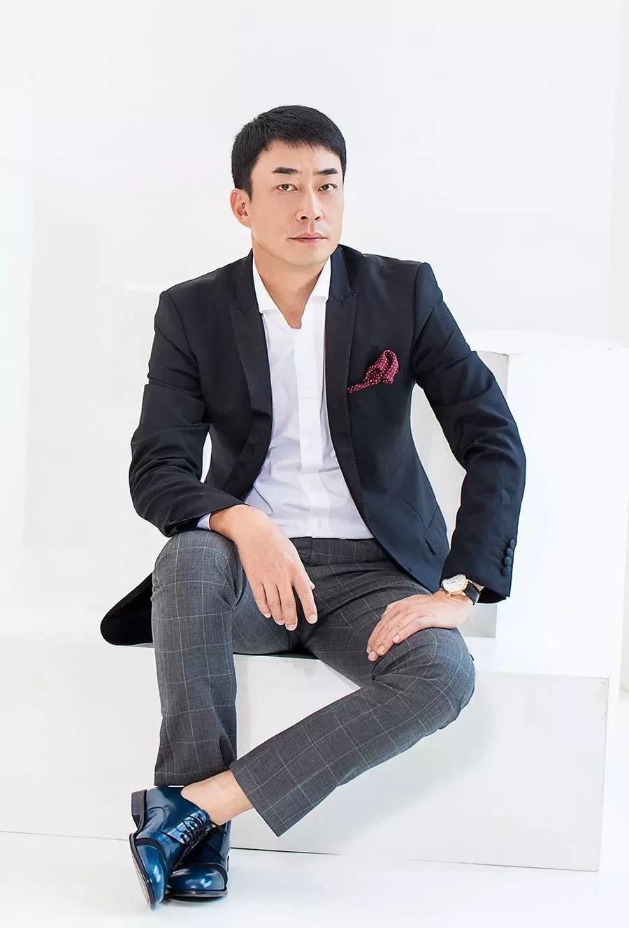 他開8種不同業(yè)態(tài)餐廳，每一家都很火，他到底靠什么？