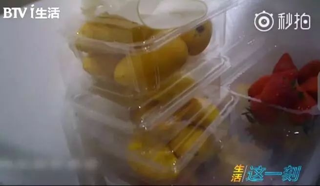 觸目驚心！記者臥底網(wǎng)紅店，你愛喝的這些飲料，連店員都覺得惡心