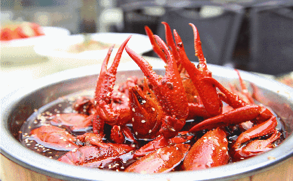 小龍蝦提價(jià)入市：食客說吃不起，餐廳說不賺錢|餐飲界