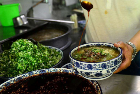一碗上進(jìn)的牛肉面！上海、杭州、蘇州三地青海拉面店摁下互聯(lián)網(wǎng)+的增收“快進(jìn)鍵”|餐飲界