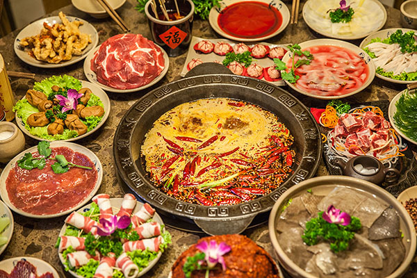 “小龍坎”這個(gè)現(xiàn)象級火鍋品牌 全球門店要突破1000家|餐飲界