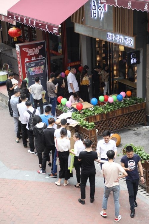 揭秘悟茶半年1000家店，持續(xù)火爆排隊(duì)背后深層次原因