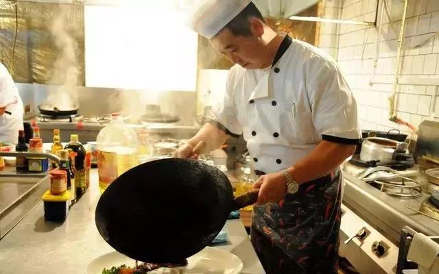 開餐廳四個(gè)數(shù)據(jù)定生死，不會(huì)算你就永遠(yuǎn)做不大！