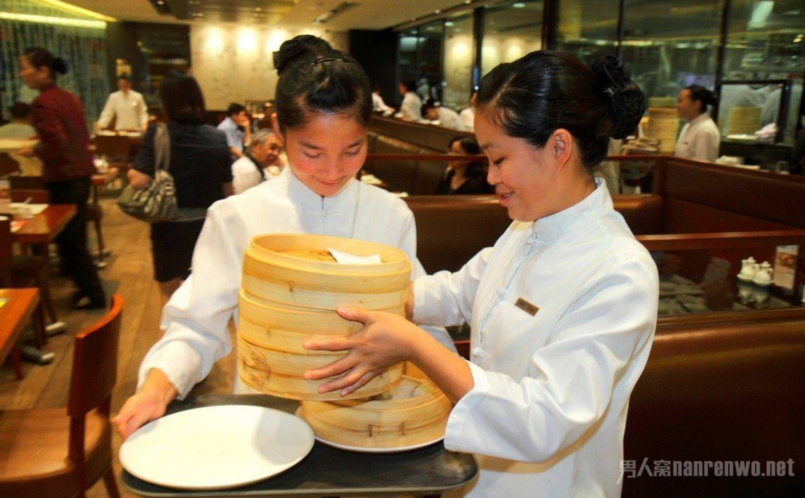16歲女孩飯店打工20天，結(jié)算工資時卻欠老板195元|餐飲界