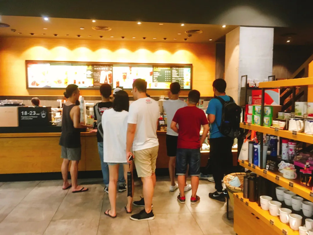 茶、咖不分家！喜茶與星巴克的成功有何共性？｜餐見|餐飲界