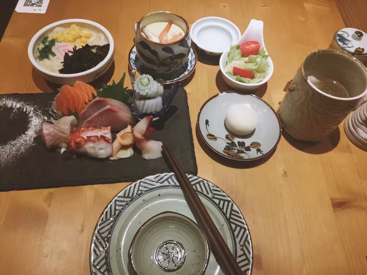 餐飲大事件234期 |小龍蝦被吃出1572項(xiàng)專利，智能剝蝦機(jī)一分鐘可剝1000只蝦|餐飲界