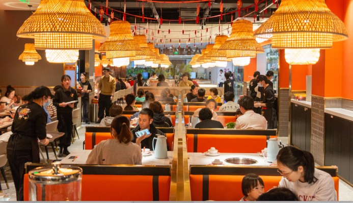 八合里66牛肉火鍋節(jié)出圈，吸引多地網(wǎng)友“組團(tuán)”喊話開店