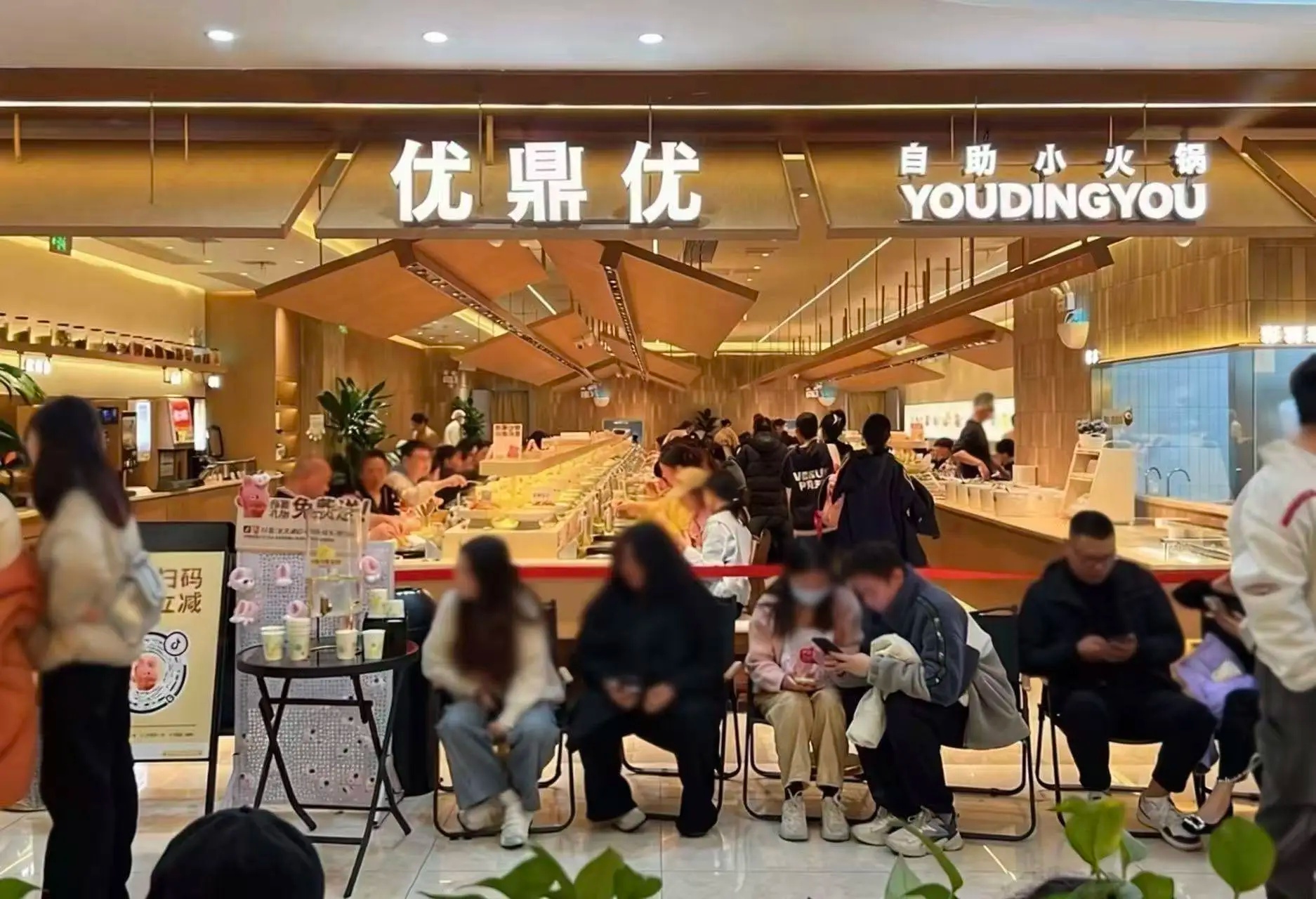 長沙又出新王，日排隊超2000桌，海底撈旗下舉高高原班人馬再造一個小火鍋！